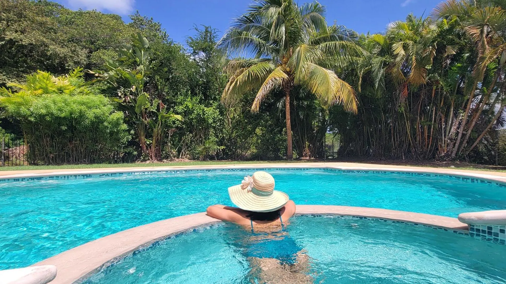 Casa Rojas Villa Bon Accord Village