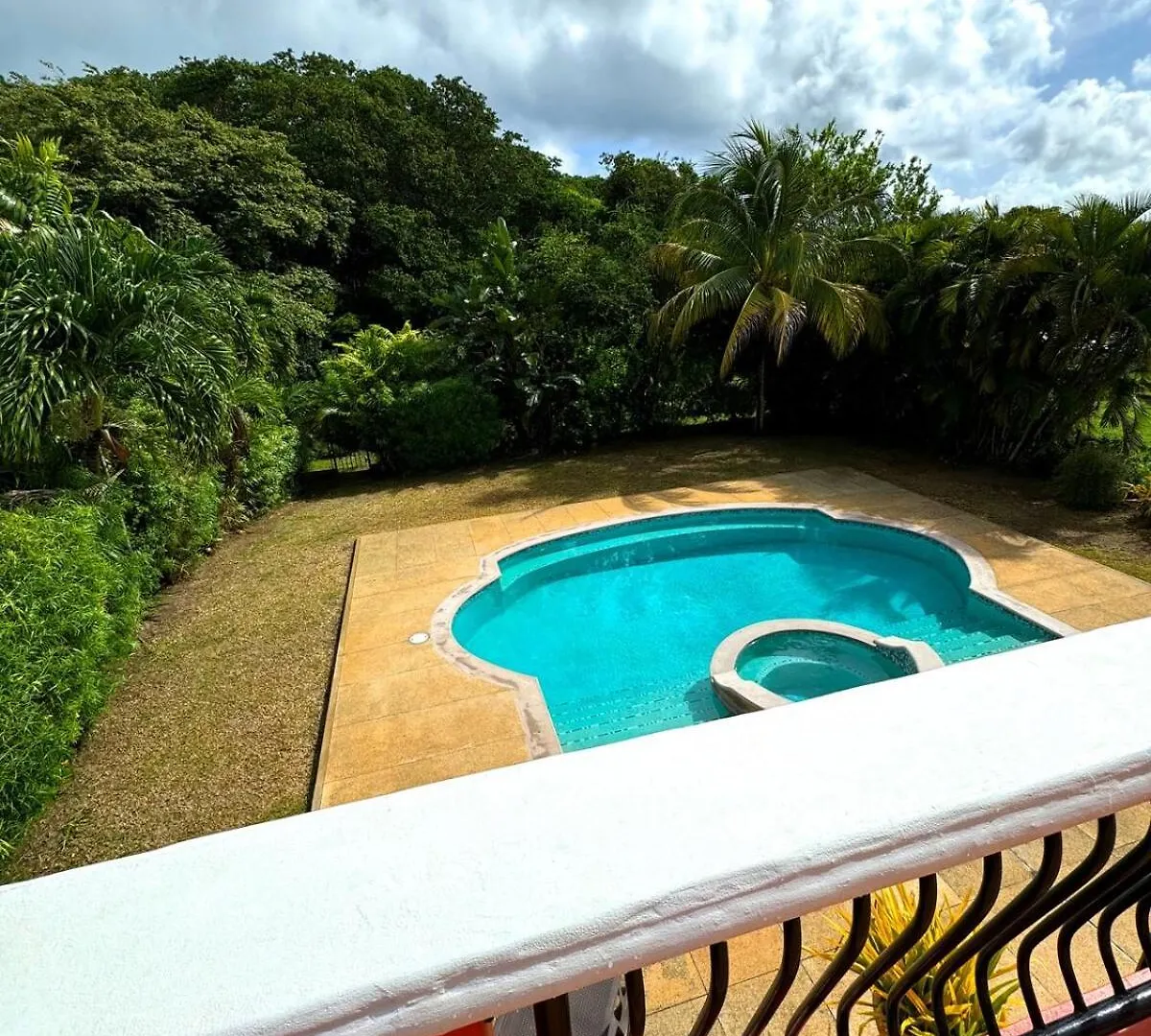 Casa Rojas Villa Bon Accord Village